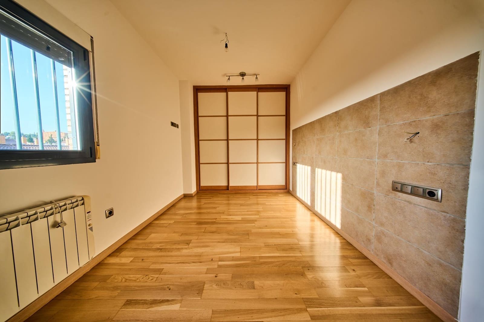 3 bedroom Penthouse for sale in Granada city with garage - € 697,000 (Ref: 10032219)