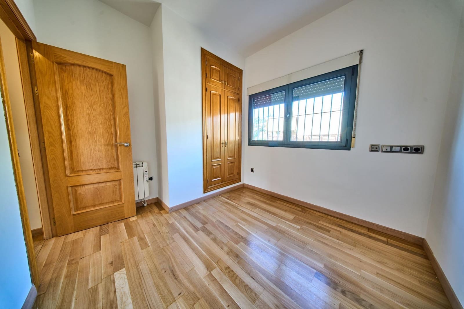 3 bedroom Penthouse for sale in Granada city with garage - € 697,000 (Ref: 10032219)
