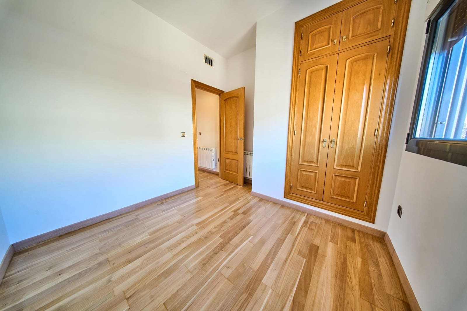 3 bedroom Penthouse for sale in Granada city with garage - € 697,000 (Ref: 10032219)