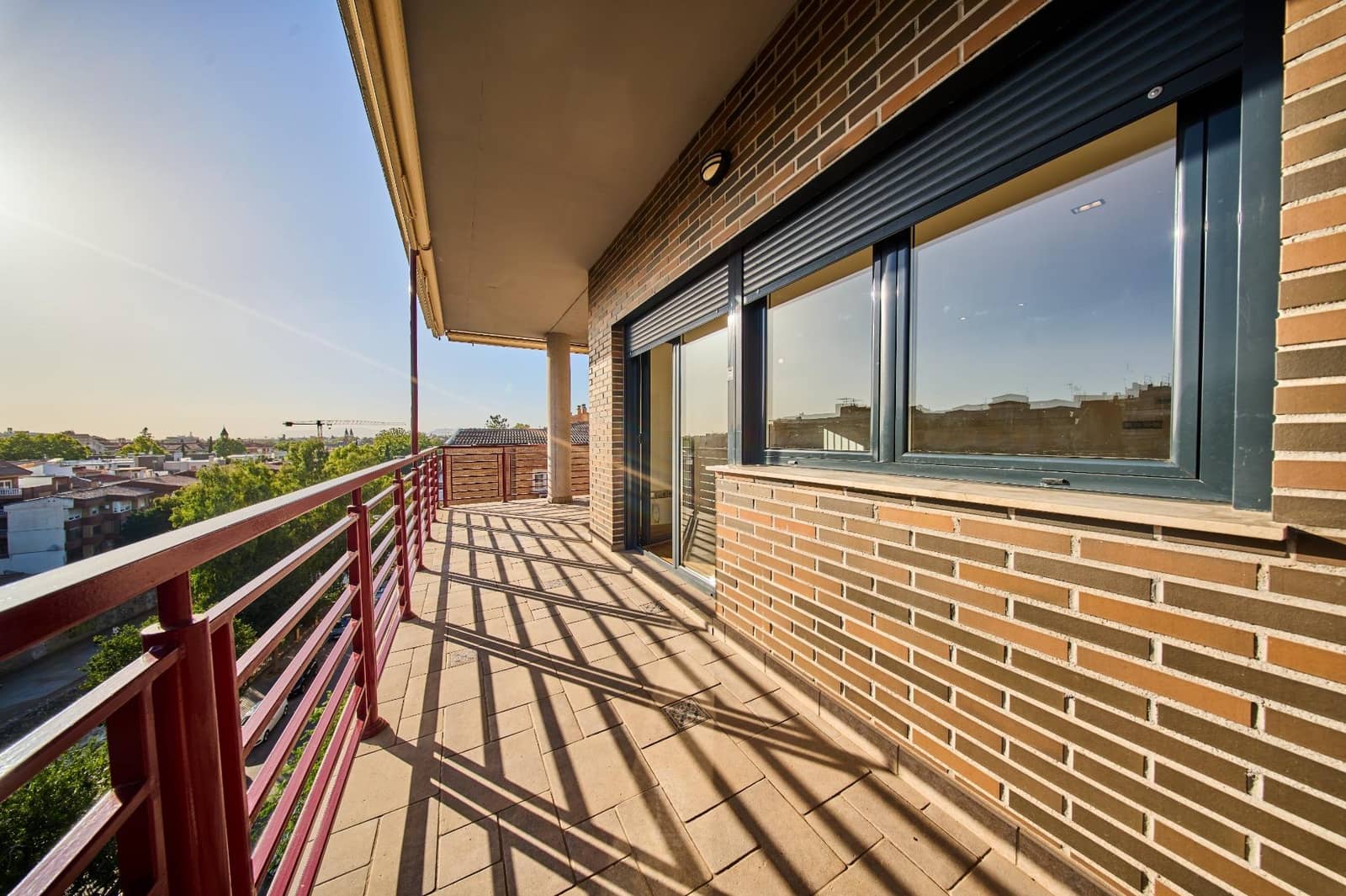 3 bedroom Penthouse for sale in Granada city with garage - € 697,000 (Ref: 10032219)