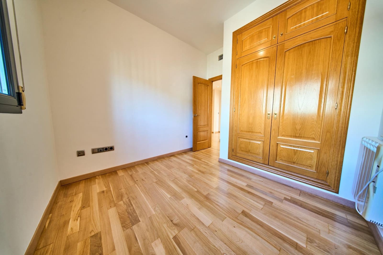 3 bedroom Penthouse for sale in Granada city with garage - € 697,000 (Ref: 10032219)