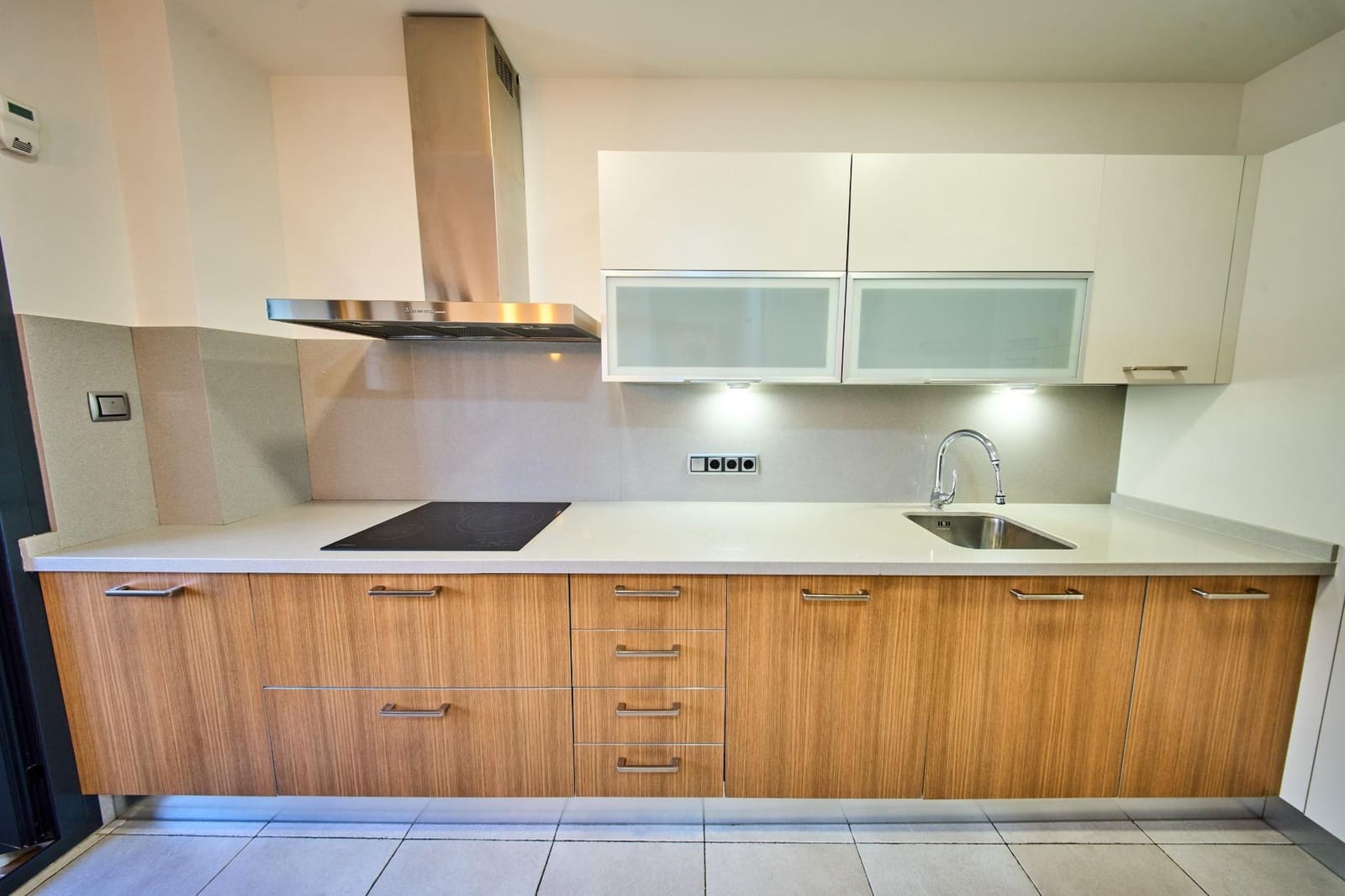 3 bedroom Penthouse for sale in Granada city with garage - € 697,000 (Ref: 10032219)