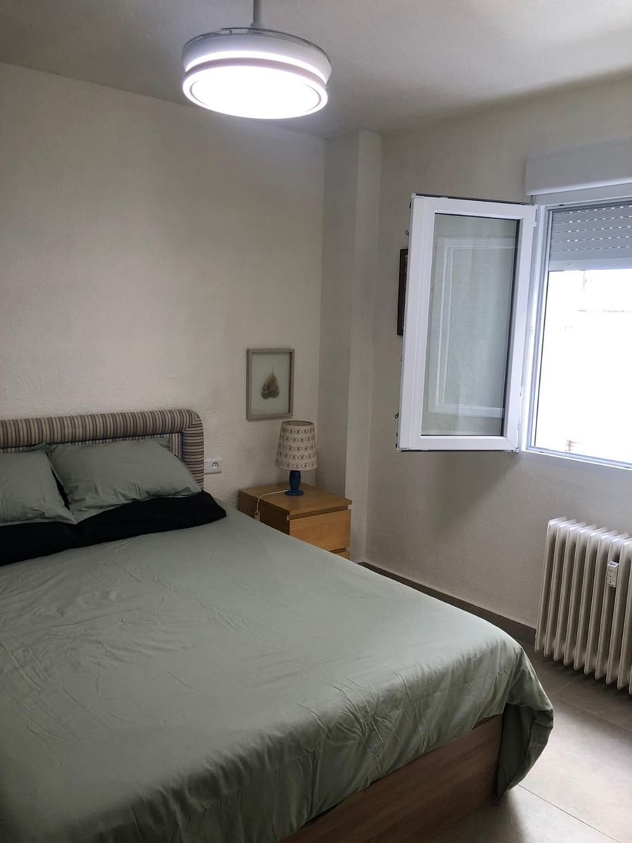 1 soverom Leilighet til leie i Granada by - € 750 (Ref: 10037574)