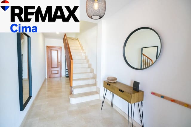 3 chambre Villa/Maison Mitoyenne à vendre à Baza avec garage - 190 000 € (Ref: 10037576)