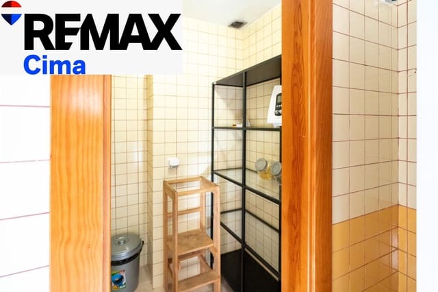 3 chambre Villa/Maison Mitoyenne à vendre à Baza avec garage - 190 000 € (Ref: 10037576)