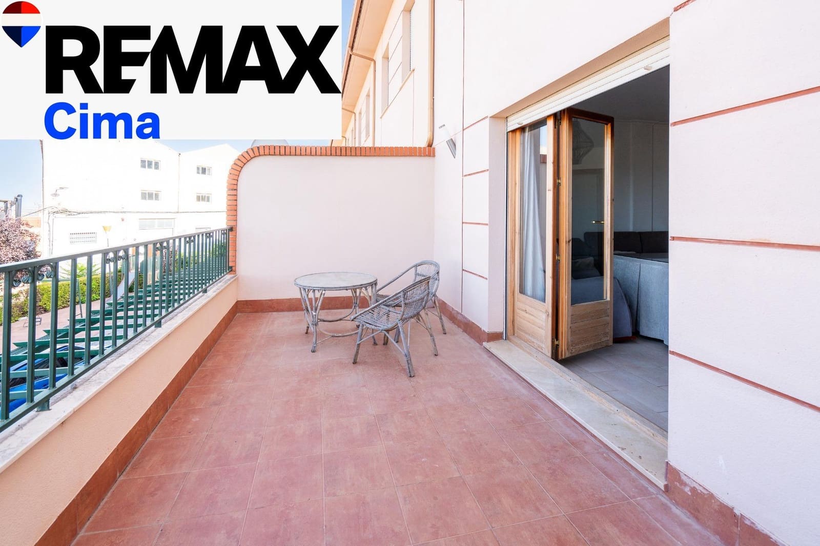 3 chambre Villa/Maison Mitoyenne à vendre à Baza avec garage - 190 000 € (Ref: 10037576)
