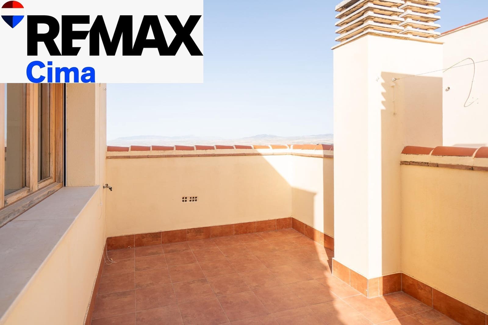 3 chambre Villa/Maison Mitoyenne à vendre à Baza avec garage - 190 000 € (Ref: 10037576)