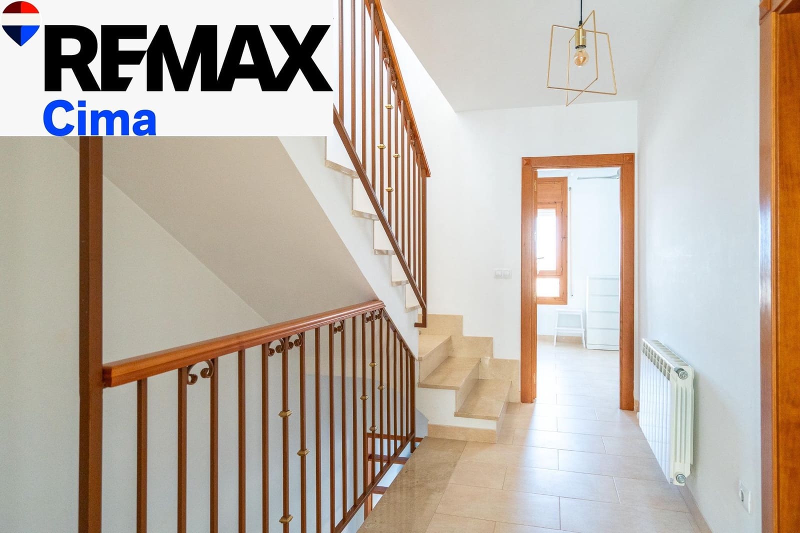 3 chambre Villa/Maison Mitoyenne à vendre à Baza avec garage - 190 000 € (Ref: 10037576)