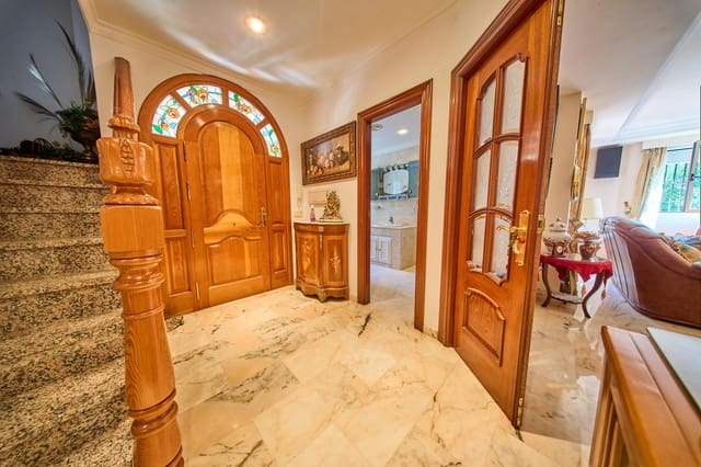 5 sovrum Villa till salu i Granada stad med garage - 820 000 € (Ref: 10041284)
