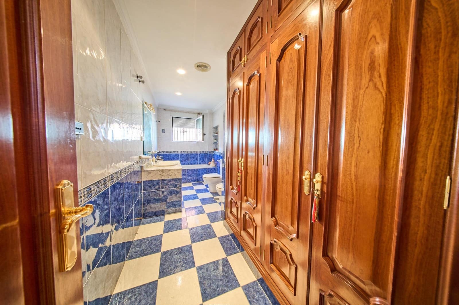 5 sovrum Villa till salu i Granada stad med garage - 820 000 € (Ref: 10041284)