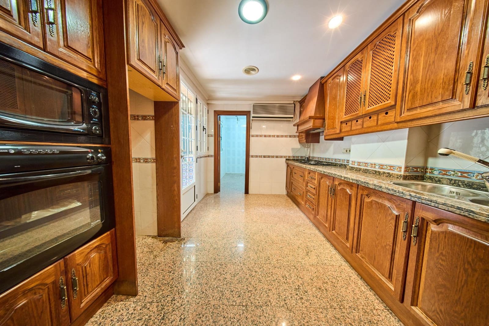 5 sovrum Villa till salu i Granada stad med garage - 820 000 € (Ref: 10041284)