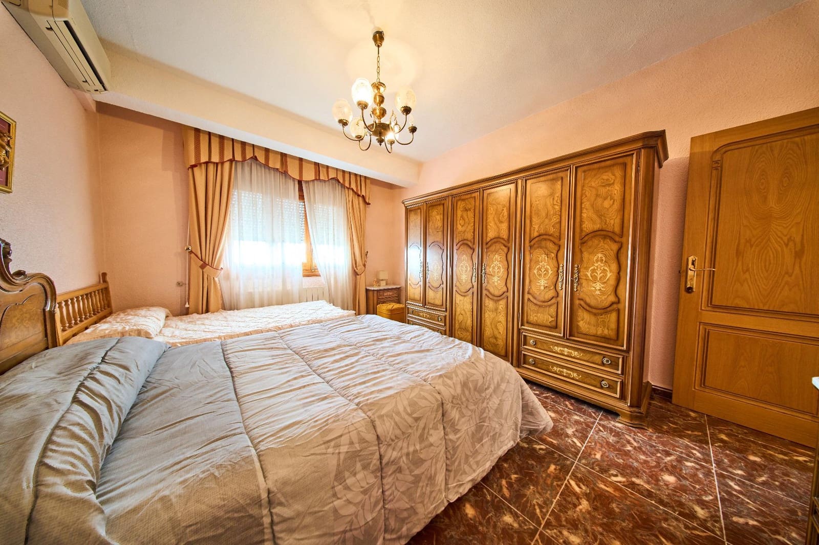 11 sypialnia Dom na sprzedaż w Beas de Guadix z garażem - 140 000 € (Ref: 10045228)