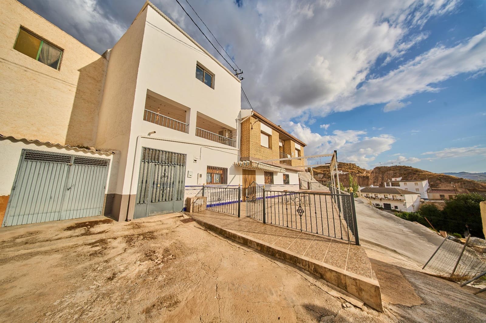 11 sypialnia Dom na sprzedaż w Beas de Guadix z garażem - 140 000 € (Ref: 10045228)