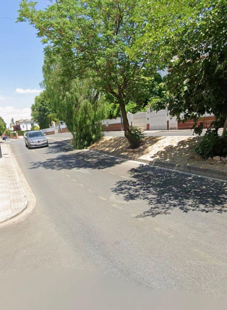 Garage for sale in La Zubia - € 19,000 (Ref: 10047517)