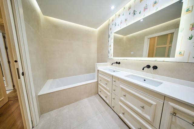 3 sovrum Lägenhet till salu i Centro, Granada stad - 515 000 € (Ref: 10055509)