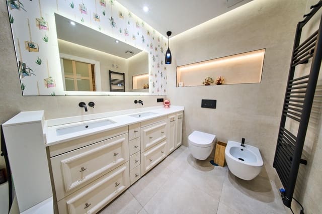3 bedroom Flat for sale in Figares, Granada city - € 515,000 (Ref: 10055509)
