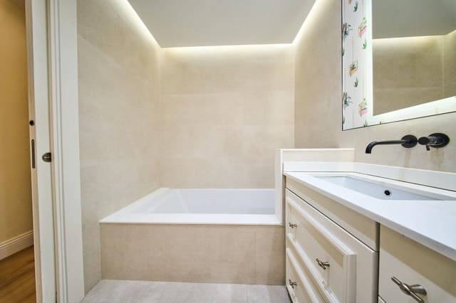 3 bedroom Flat for sale in Figares, Granada city - € 515,000 (Ref: 10055509)