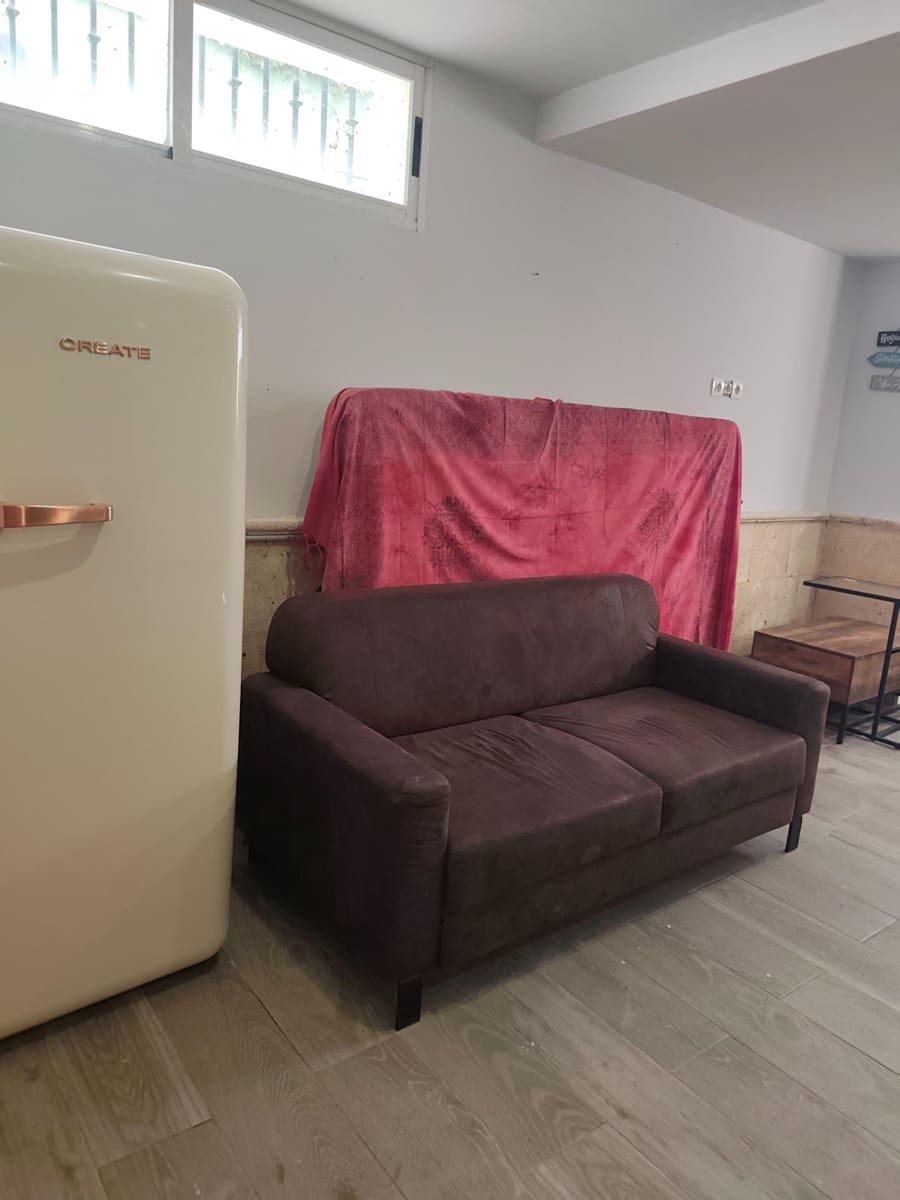 3 soverom Kjedet enebolig til leie i Las Gabias med svømmebasseng - € 1 260 (Ref: 10067870)