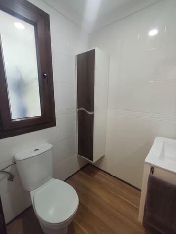 3 slaapkamer Halfvrijstaande villa te huur in Las Gabias met zwembad - € 1.260 (Ref: 10067870)