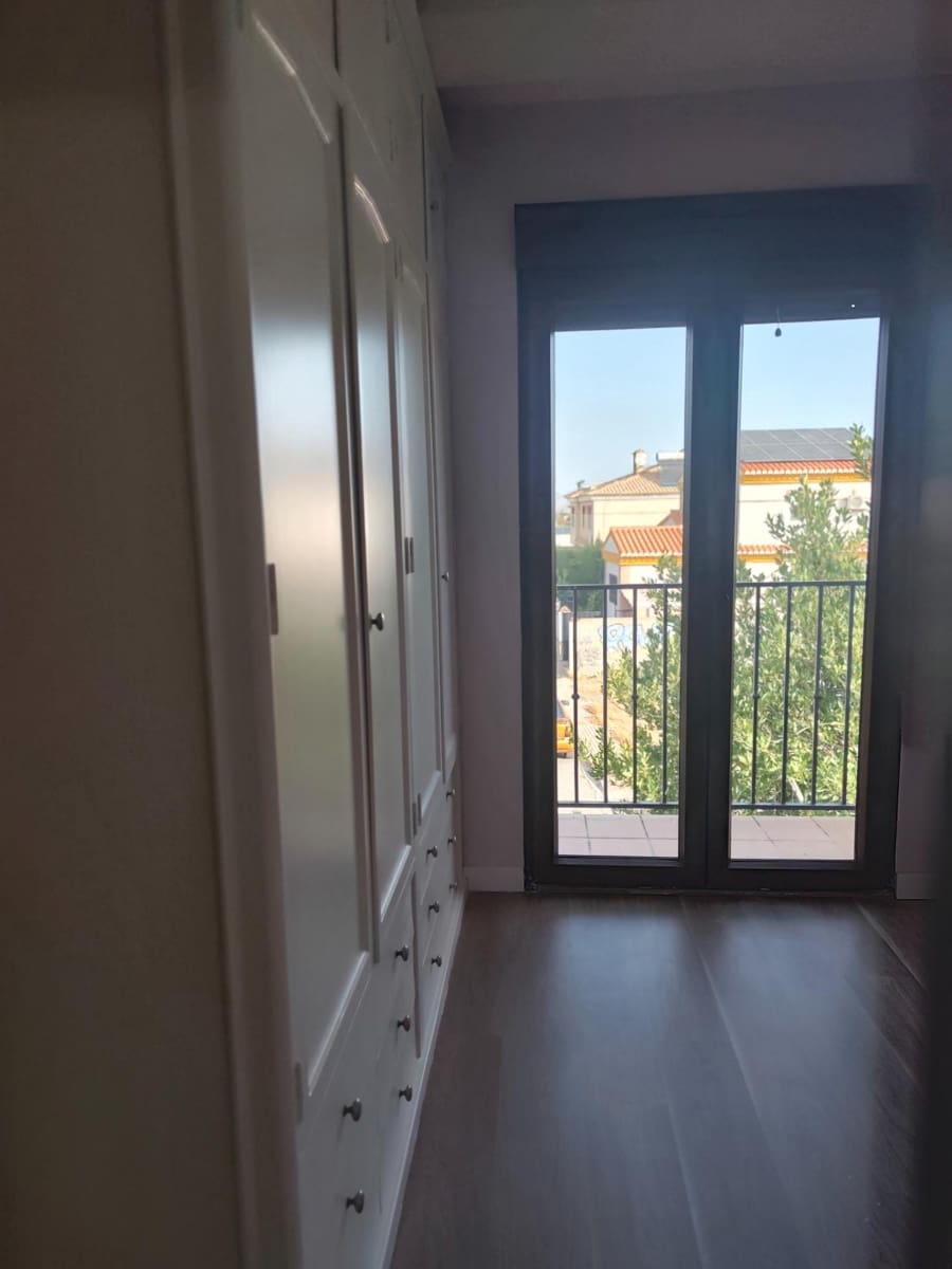3 bedroom Semi-detached Villa for rent in Las Gabias with pool - € 1,260 (Ref: 10067870)