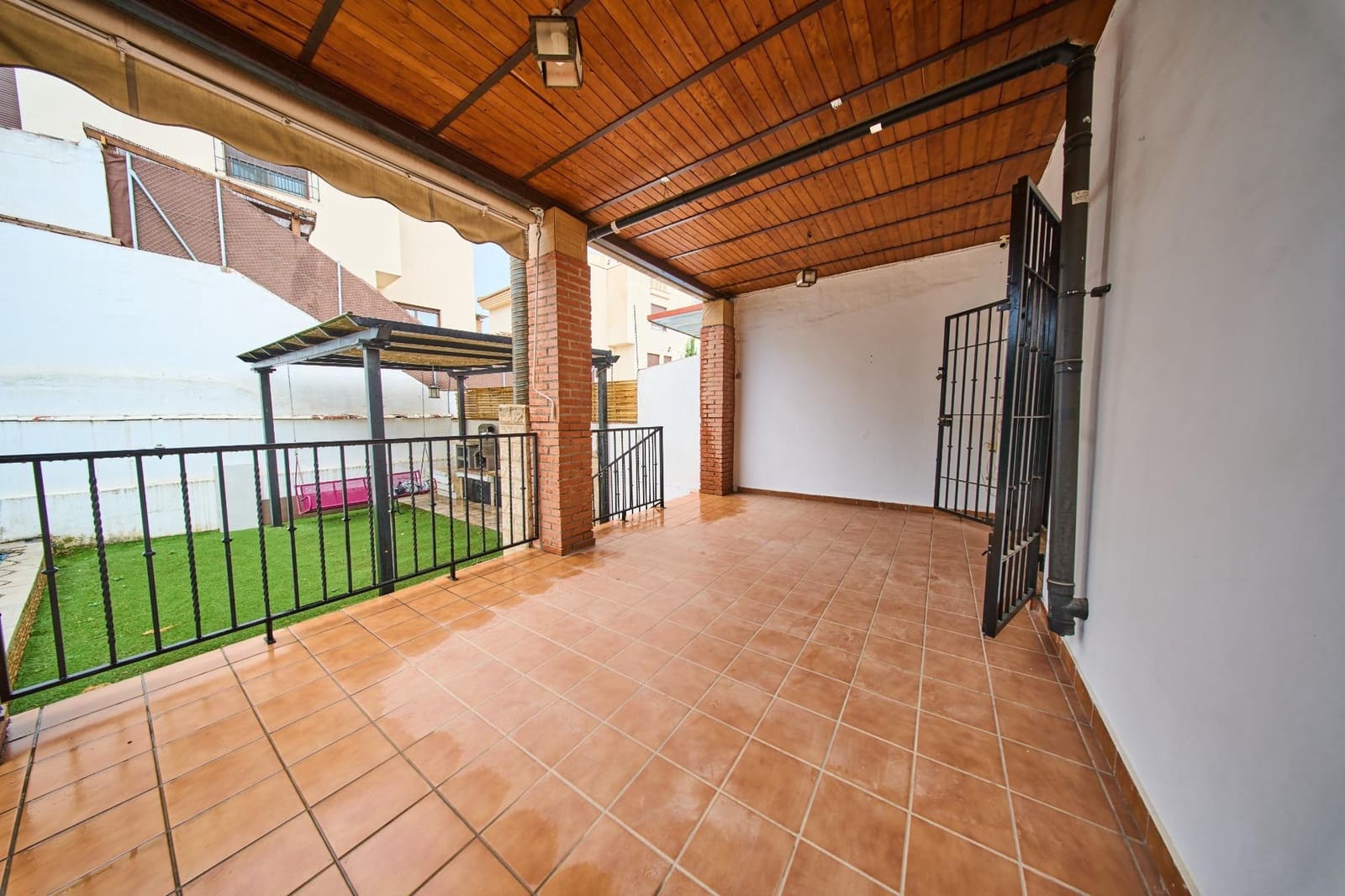 3 camera da letto Villetta Bifamiliare in vendita in Las Gabias con piscina - 350.000 € (Rif: 10067870)