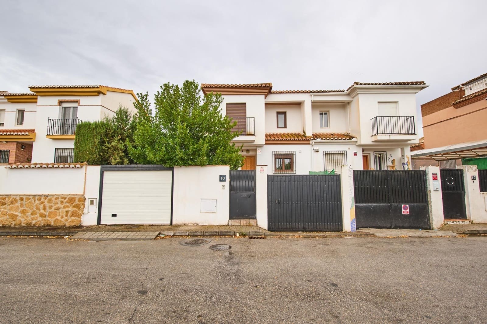 3 camera da letto Villetta Bifamiliare in vendita in Las Gabias con piscina - 350.000 € (Rif: 10067870)