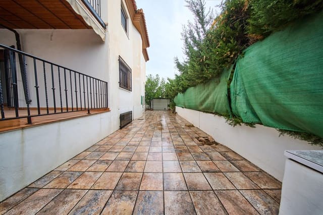 3 camera da letto Villetta Bifamiliare in vendita in Las Gabias con piscina - 350.000 € (Rif: 10067870)