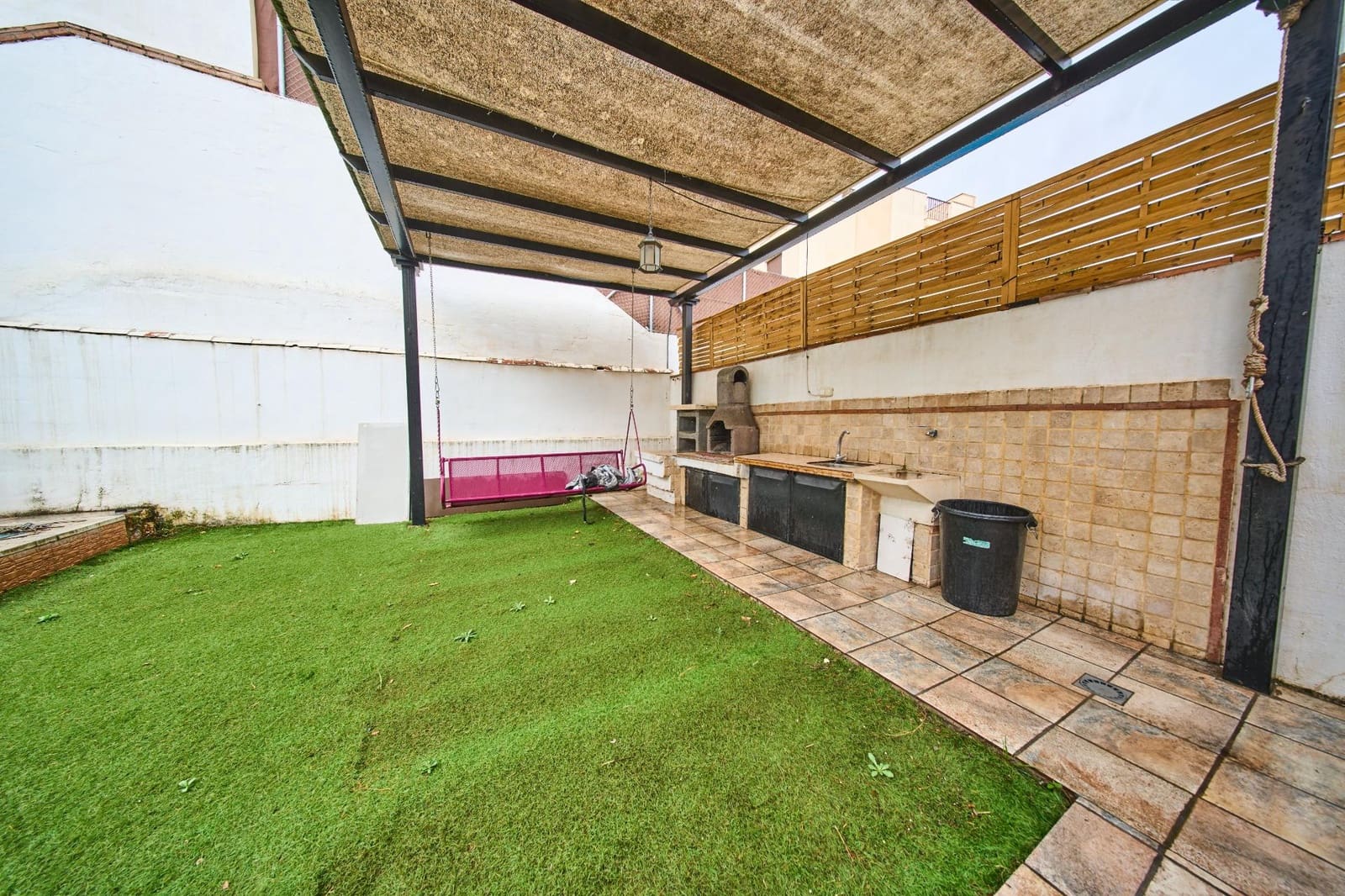 3 camera da letto Villetta Bifamiliare in vendita in Las Gabias con piscina - 350.000 € (Rif: 10067870)