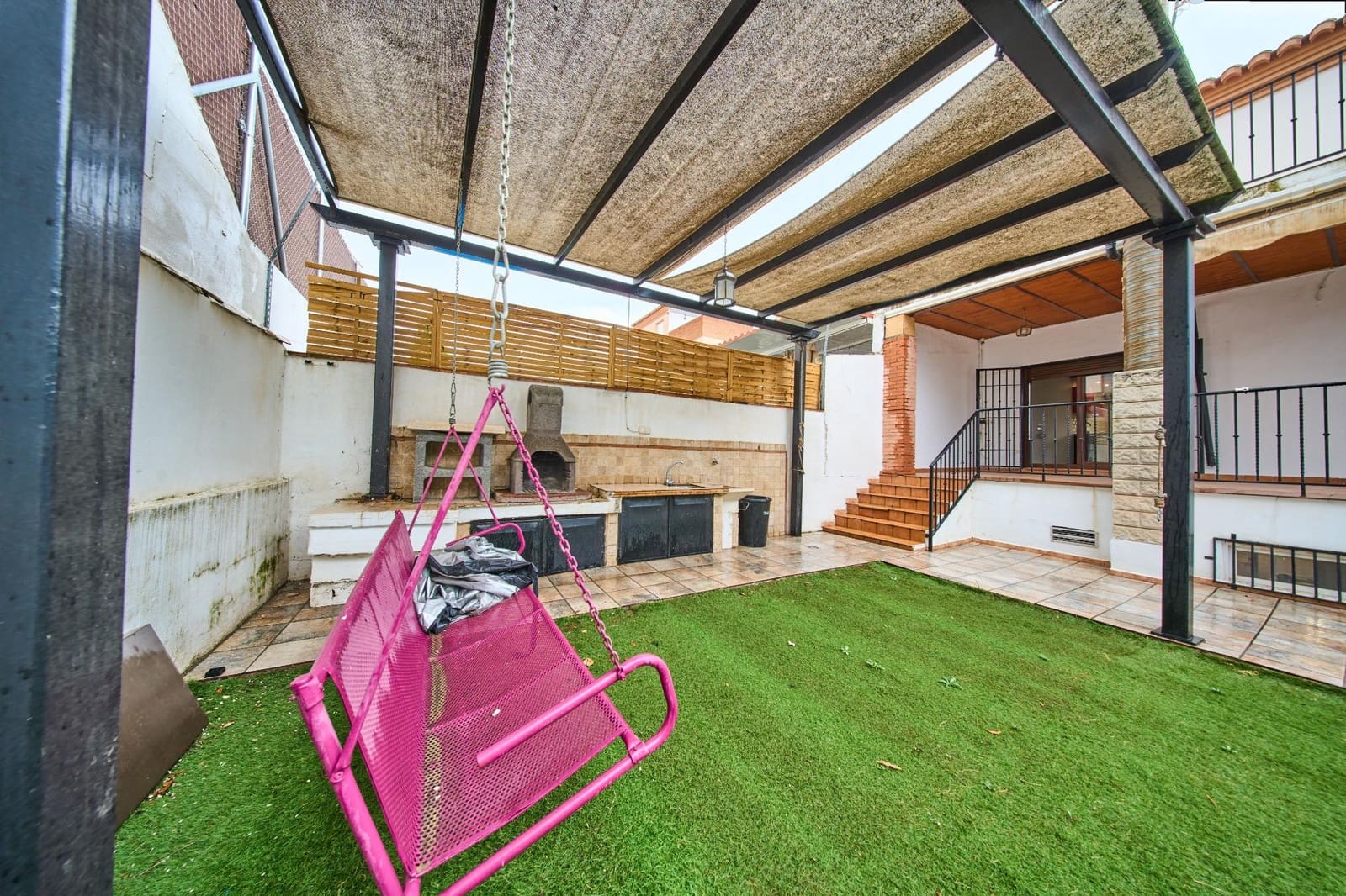 3 camera da letto Villetta Bifamiliare in vendita in Las Gabias con piscina - 350.000 € (Rif: 10067870)