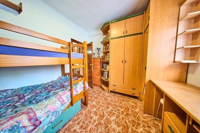 Piso de 3 habitaciones en Granada ciudad en venta - 135.000 € (Ref: 10076615)