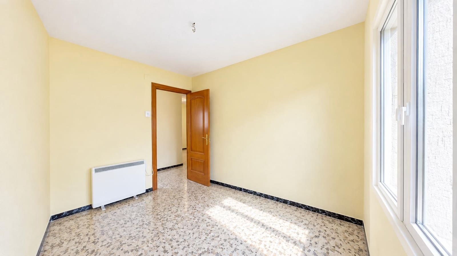 4 slaapkamer Flat te koop in Granada stad - € 320.000 (Ref: 10081489)