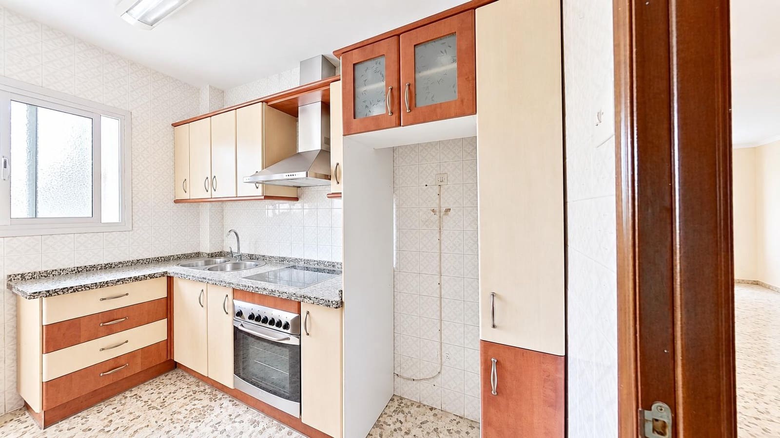 4 slaapkamer Flat te koop in Granada stad - € 320.000 (Ref: 10081489)