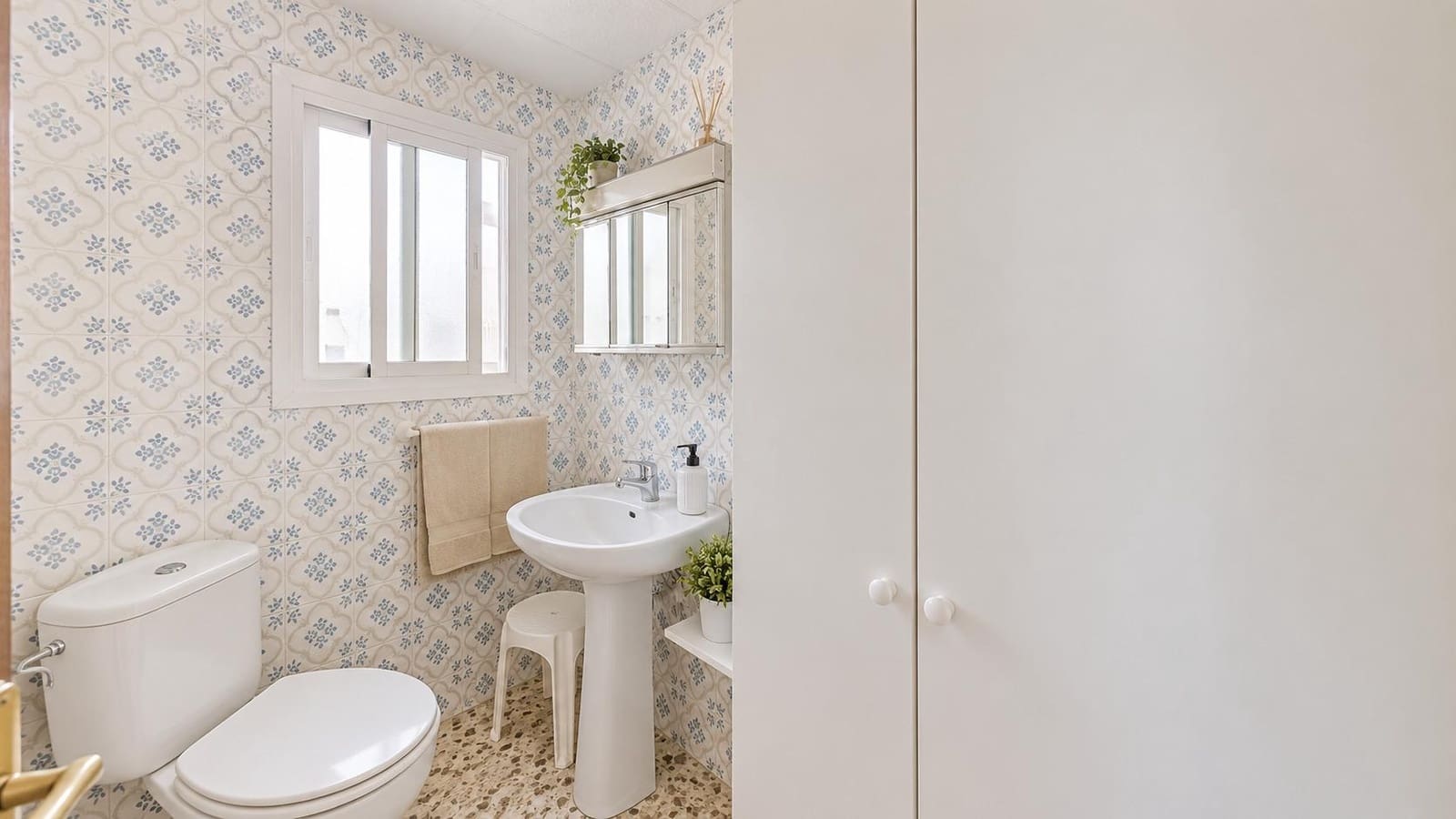 4 slaapkamer Flat te koop in Granada stad - € 320.000 (Ref: 10081489)