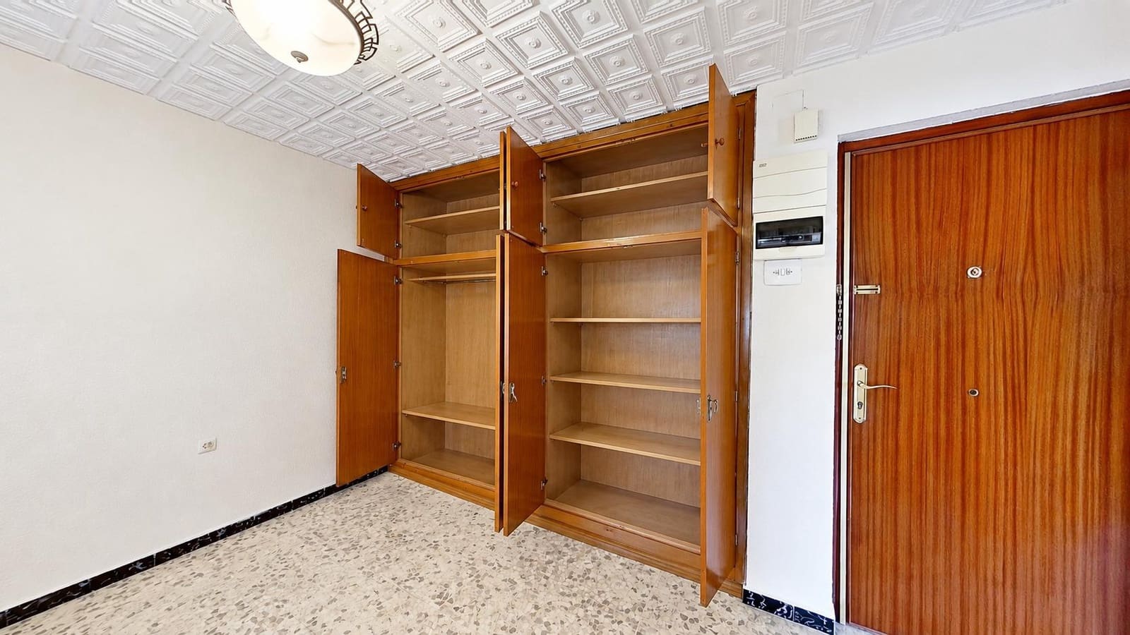 4 slaapkamer Flat te koop in Granada stad - € 320.000 (Ref: 10081489)