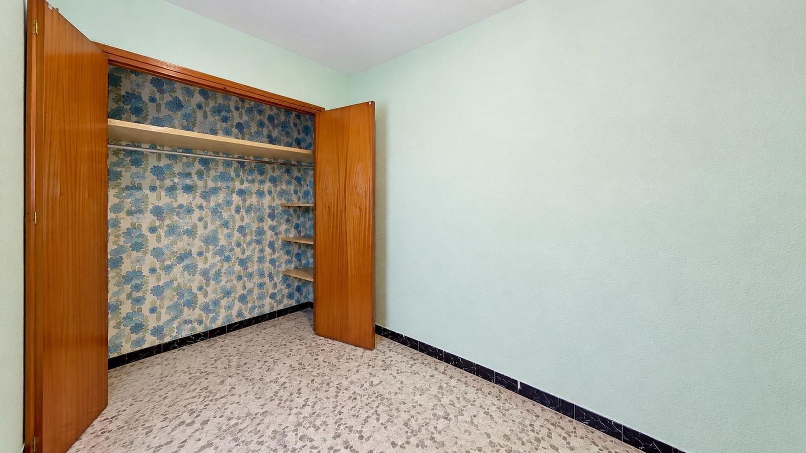 4 slaapkamer Flat te koop in Granada stad - € 320.000 (Ref: 10081489)