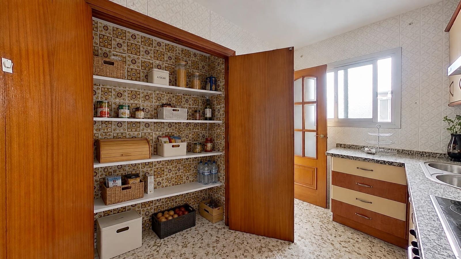 4 slaapkamer Flat te koop in Granada stad - € 320.000 (Ref: 10081489)