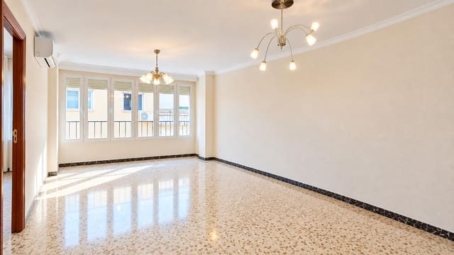 4 slaapkamer Flat te koop in Granada stad - € 320.000 (Ref: 10081489)