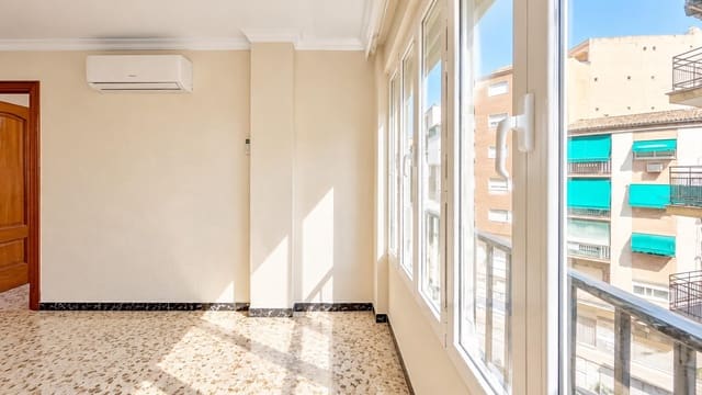 4 slaapkamer Flat te koop in Granada stad - € 320.000 (Ref: 10081489)