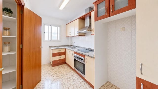 4 slaapkamer Flat te koop in Granada stad - € 320.000 (Ref: 10081489)