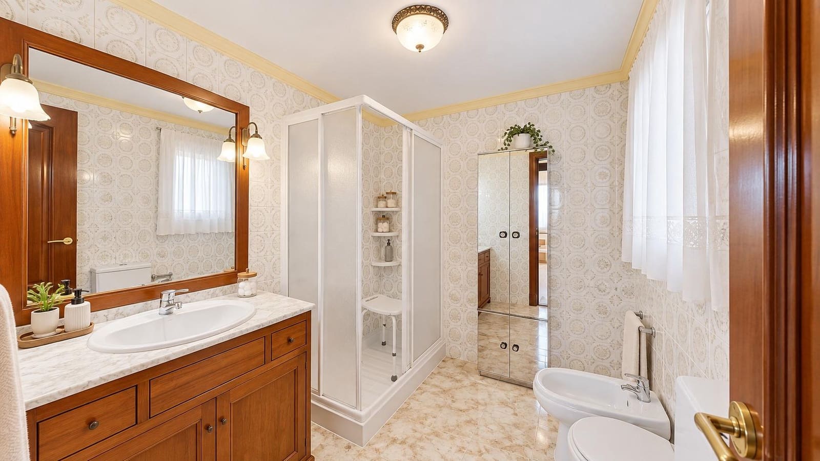 4 slaapkamer Flat te koop in Granada stad - € 320.000 (Ref: 10081489)