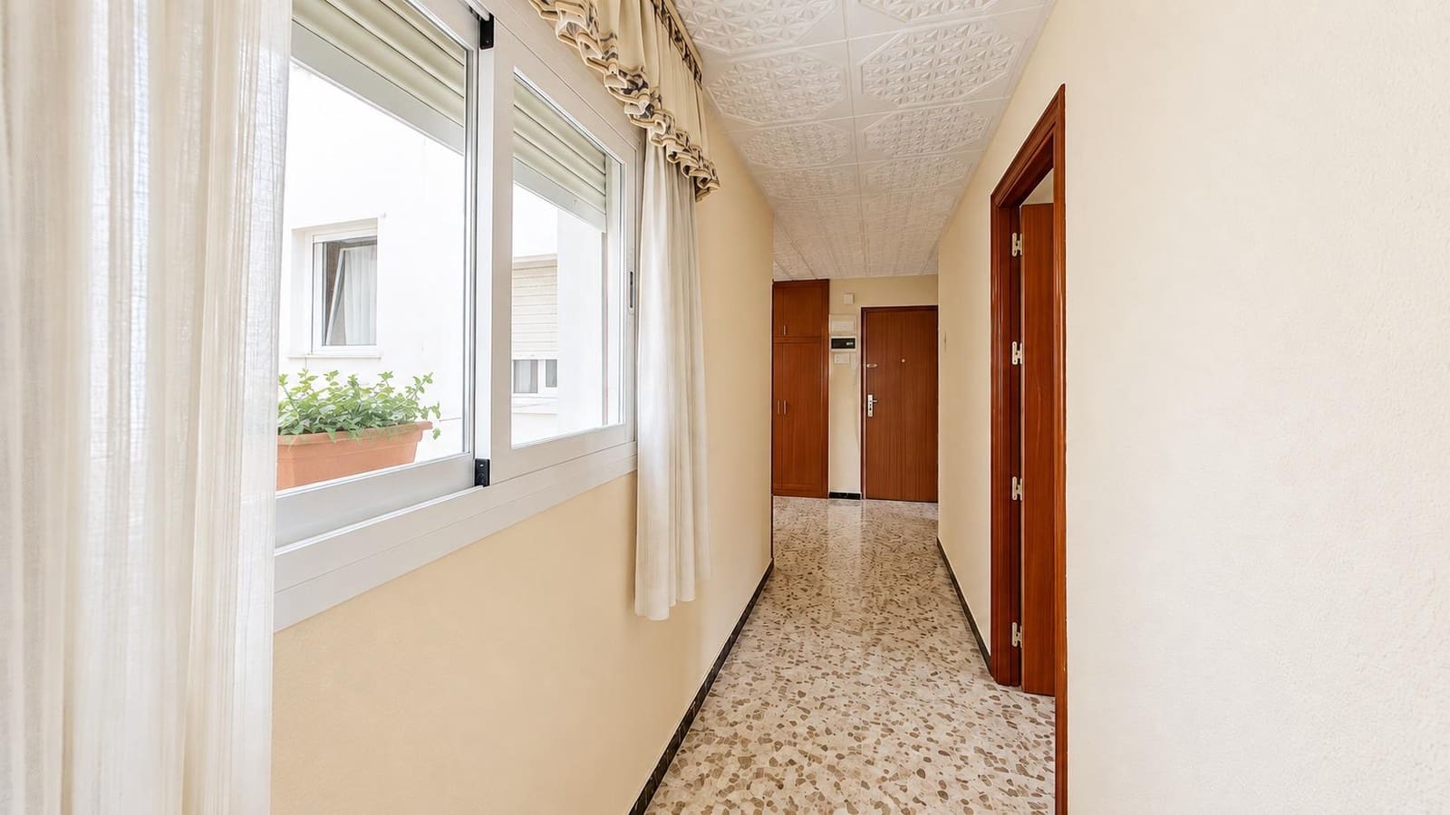 4 slaapkamer Flat te koop in Granada stad - € 320.000 (Ref: 10081489)