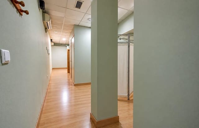 15 makuuhuone Kaupallinen myytävänä paikassa Granada kaupunki - 250 000 € (Ref: 10086415)