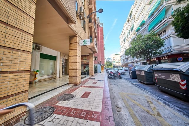 15 makuuhuone Kaupallinen myytävänä paikassa Granada kaupunki - 250 000 € (Ref: 10086415)