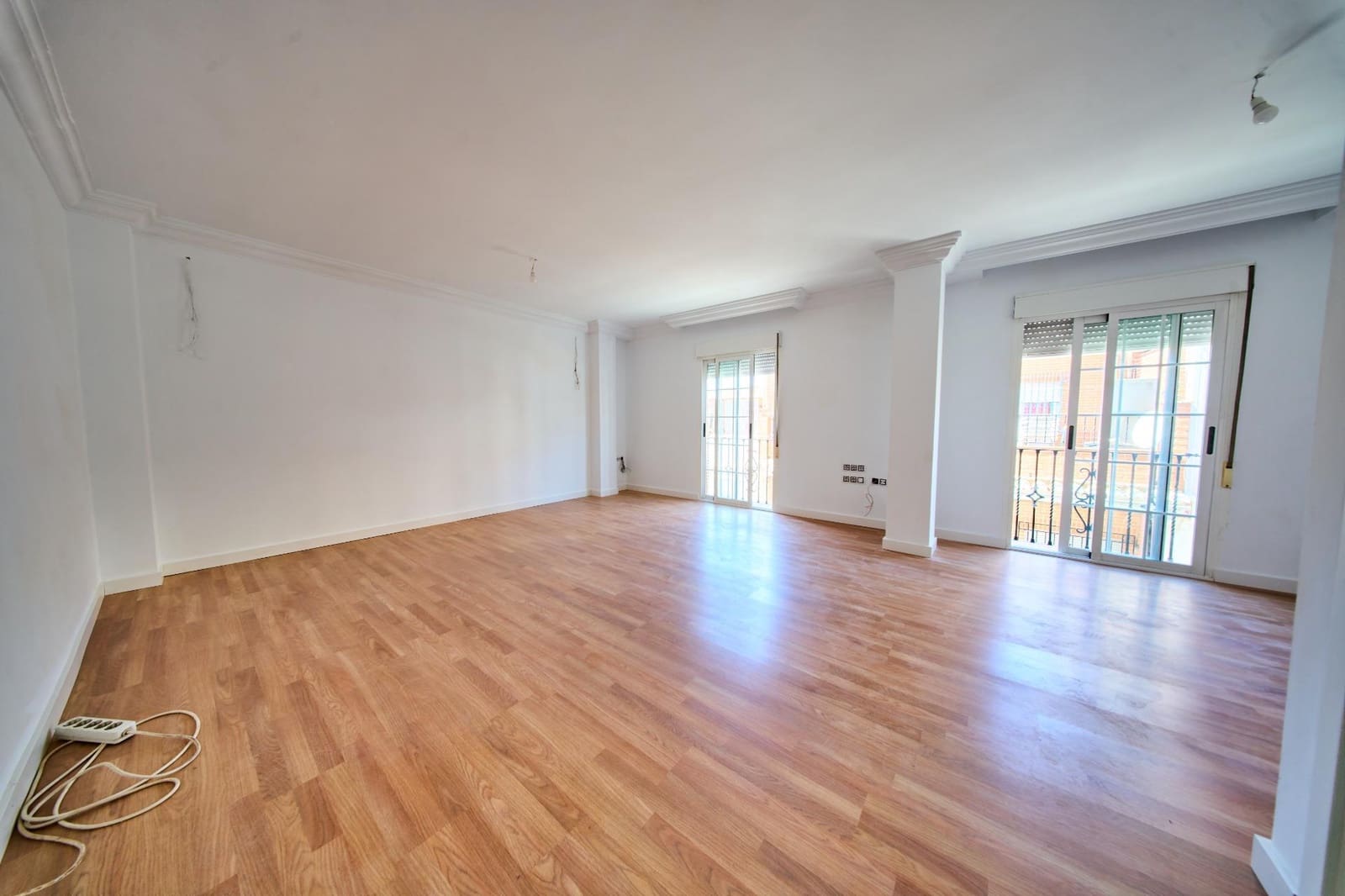 3 slaapkamer Rijtjeshuis te koop in Granada stad - € 240.000 (Ref: 10089626)