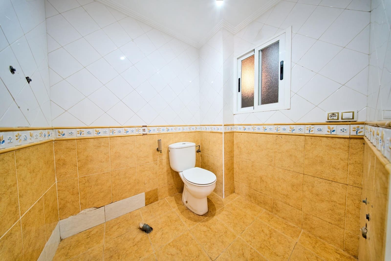 3 slaapkamer Rijtjeshuis te koop in Granada stad - € 240.000 (Ref: 10089626)