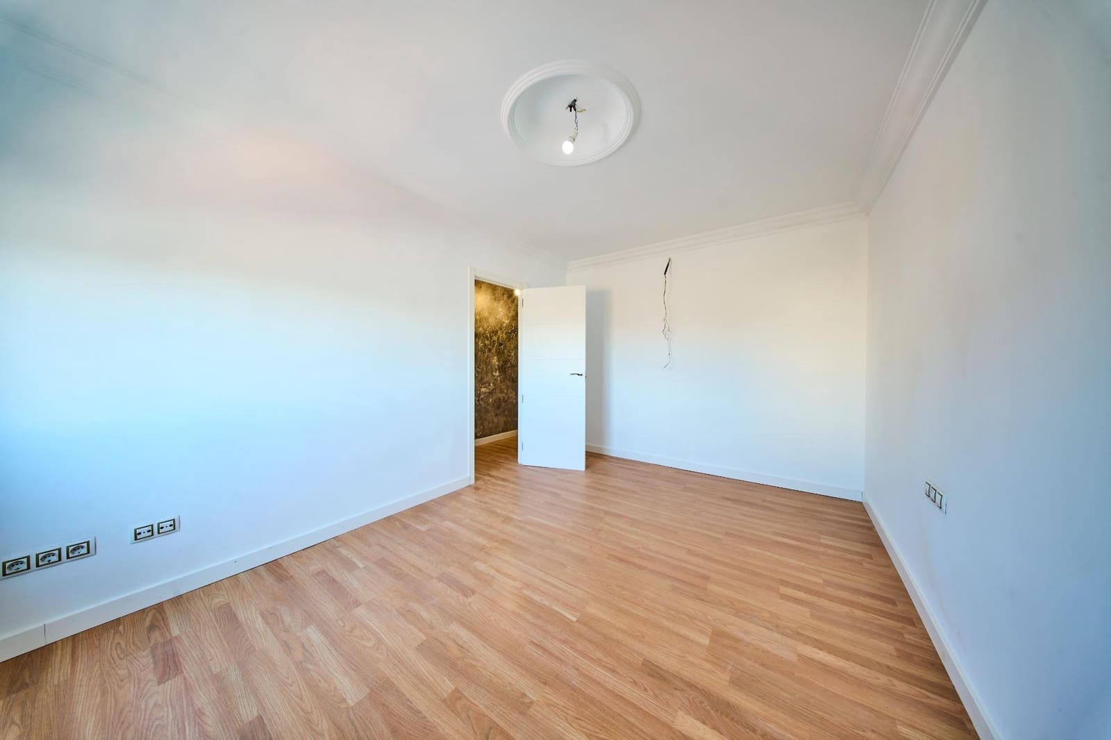 3 slaapkamer Rijtjeshuis te koop in Granada stad - € 240.000 (Ref: 10089626)