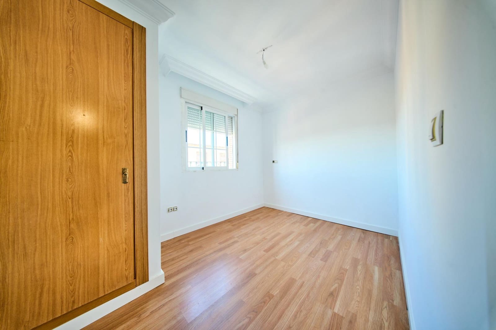 3 slaapkamer Rijtjeshuis te koop in Granada stad - € 240.000 (Ref: 10089626)