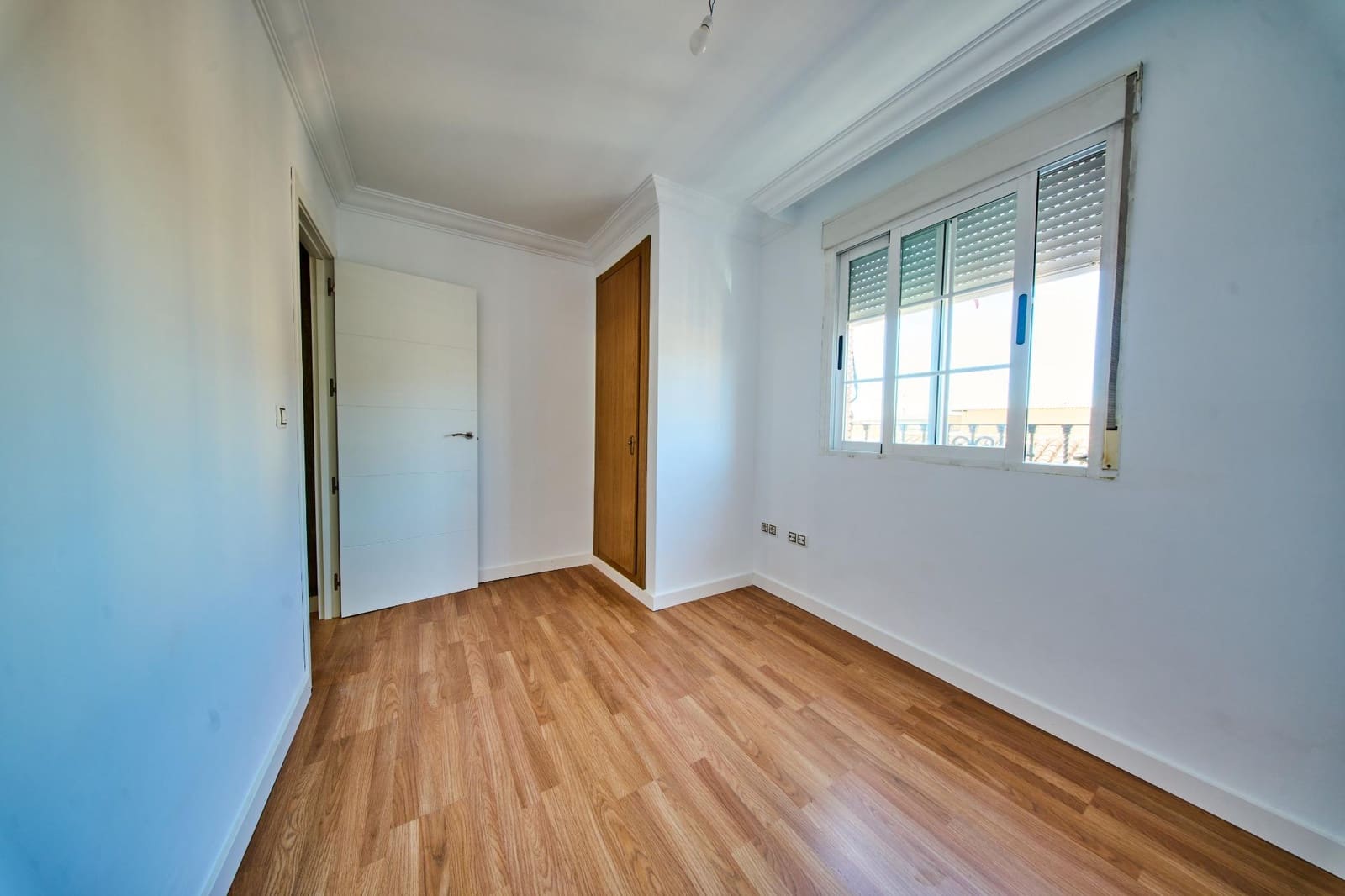 3 slaapkamer Rijtjeshuis te koop in Granada stad - € 240.000 (Ref: 10089626)