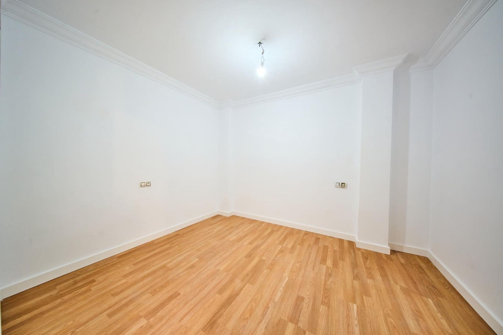 3 slaapkamer Rijtjeshuis te koop in Granada stad - € 240.000 (Ref: 10089626)