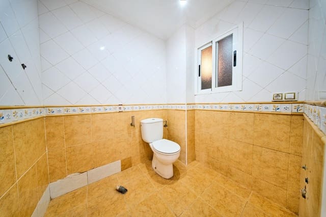 3 slaapkamer Rijtjeshuis te koop in Albaicin, Granada stad - € 240.000 (Ref: 10089626)